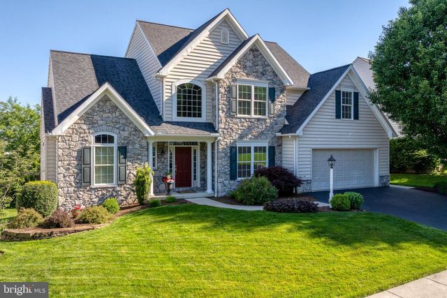 572 EAGLES VIEW, Lancaster, PA 17601