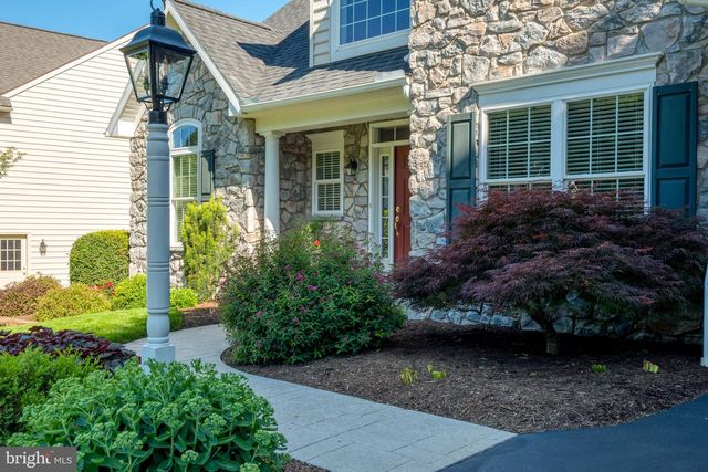 572 EAGLES VIEW, Lancaster, PA 17601