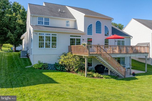 572 EAGLES VIEW, Lancaster, PA 17601