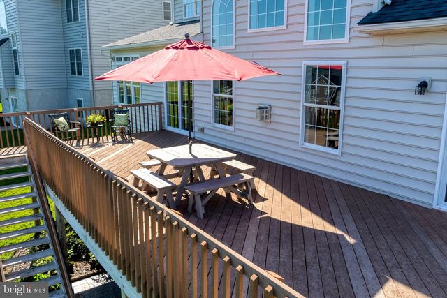 572 EAGLES VIEW, Lancaster, PA 17601