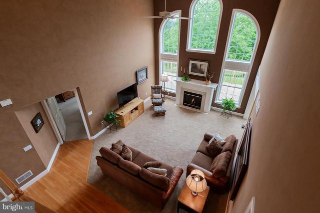 572 EAGLES VIEW, Lancaster, PA 17601
