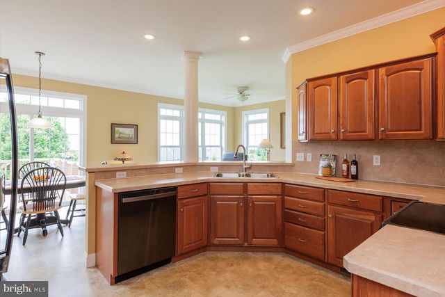 572 EAGLES VIEW, Lancaster, PA 17601