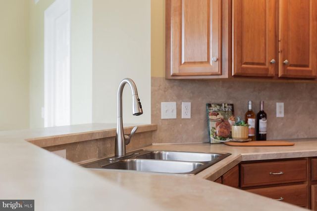 572 EAGLES VIEW, Lancaster, PA 17601