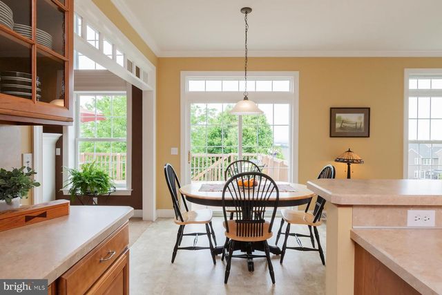 572 EAGLES VIEW, Lancaster, PA 17601