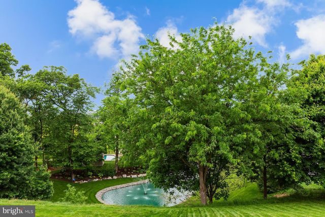 572 EAGLES VIEW, Lancaster, PA 17601