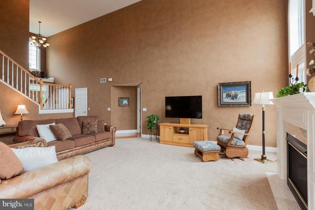 572 EAGLES VIEW, Lancaster, PA 17601