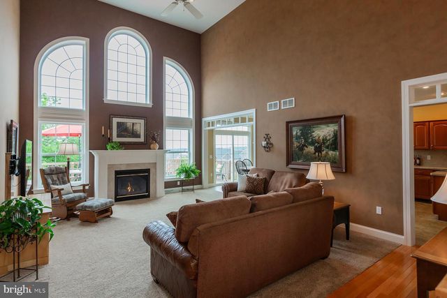 572 EAGLES VIEW, Lancaster, PA 17601