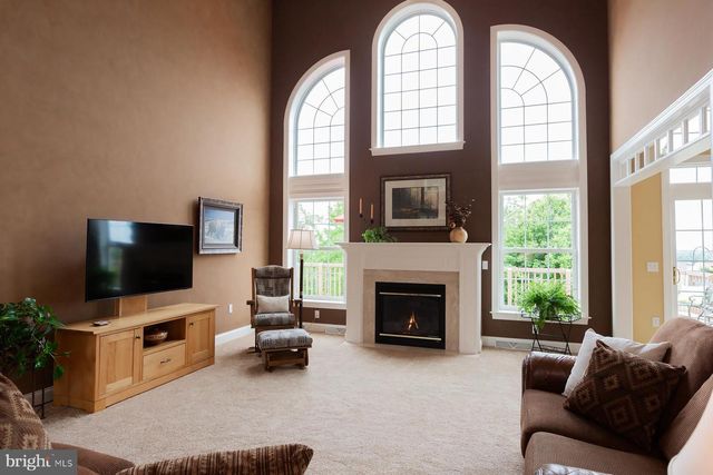 572 EAGLES VIEW, Lancaster, PA 17601