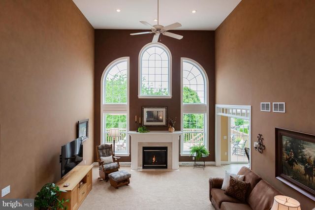 572 EAGLES VIEW, Lancaster, PA 17601