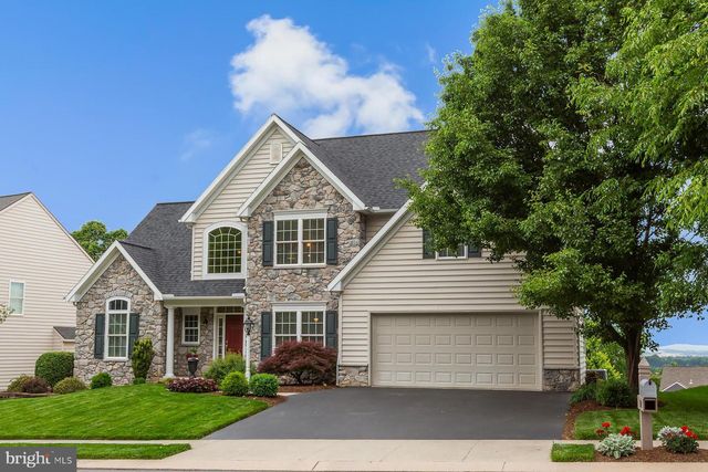 572 EAGLES VIEW, Lancaster, PA 17601