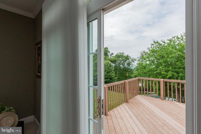 572 EAGLES VIEW, Lancaster, PA 17601