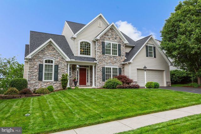 572 EAGLES VIEW, Lancaster, PA 17601