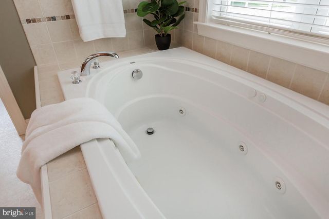 572 EAGLES VIEW, Lancaster, PA 17601