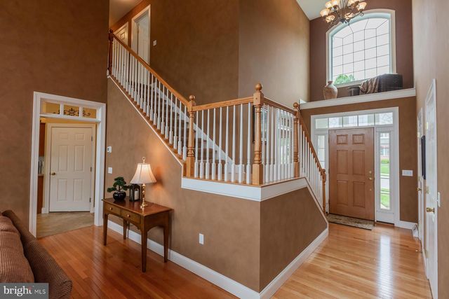 572 EAGLES VIEW, Lancaster, PA 17601