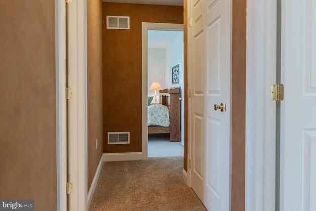 572 EAGLES VIEW, Lancaster, PA 17601
