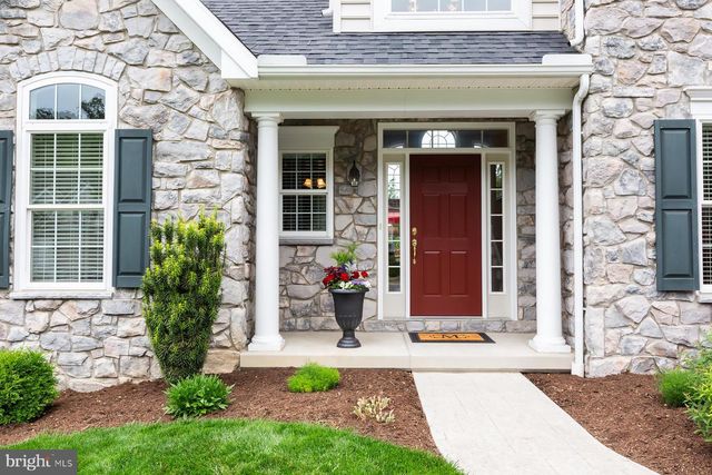 572 EAGLES VIEW, Lancaster, PA 17601