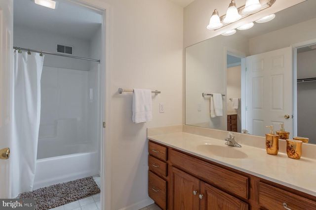 572 EAGLES VIEW, Lancaster, PA 17601