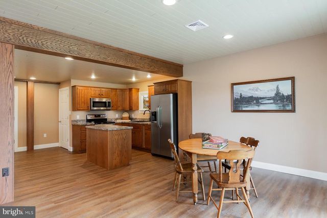 572 EAGLES VIEW, Lancaster, PA 17601