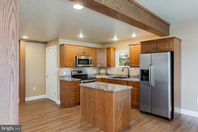 572 EAGLES VIEW, Lancaster, PA 17601