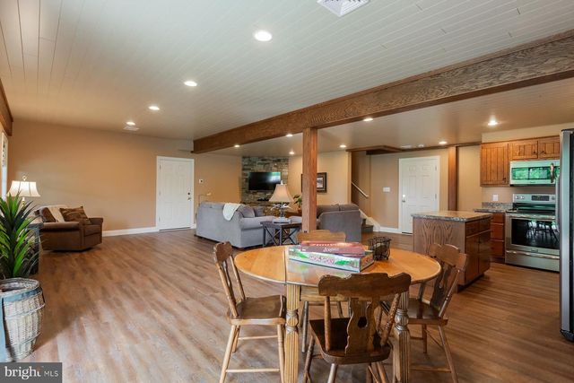 572 EAGLES VIEW, Lancaster, PA 17601