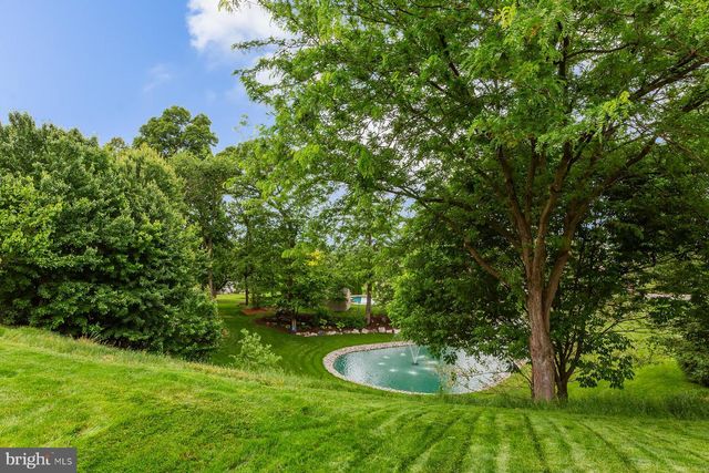572 EAGLES VIEW, Lancaster, PA 17601