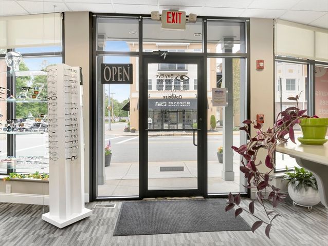 1 N Main St. 1, Mansfield, MA 02048