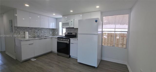 1730 SW 85th Avenue, Davie, FL 33324