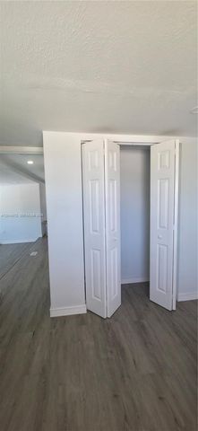 1730 SW 85th Avenue, Davie, FL 33324