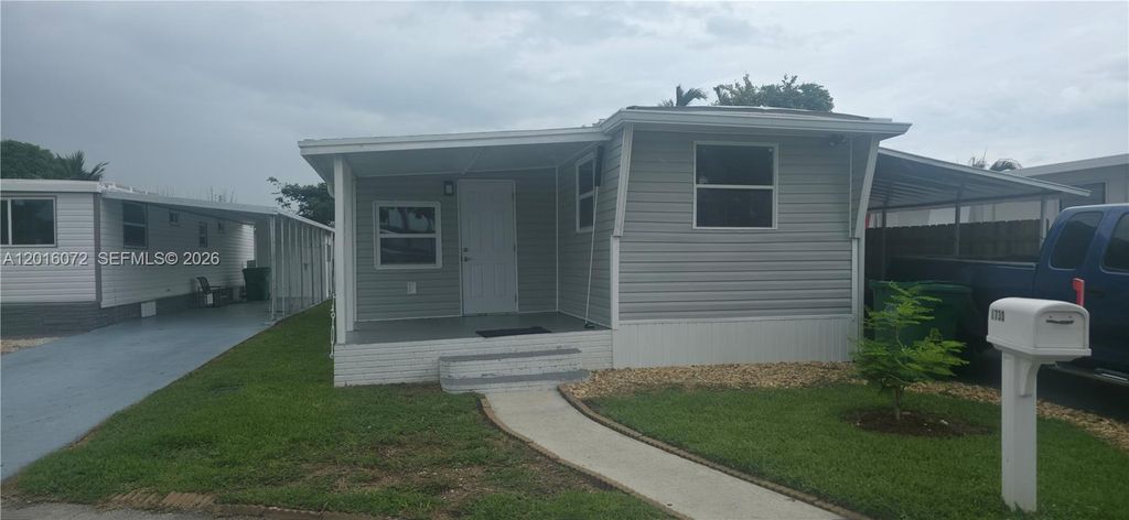 1730 SW 85th Avenue, Davie, FL 33324