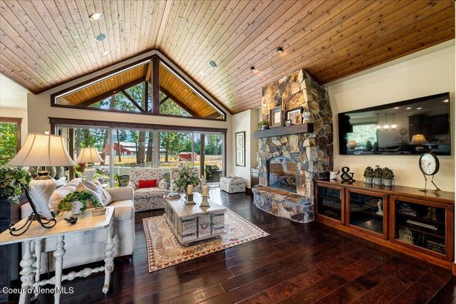 11042 N Cattle DR, Hayden, ID 83835