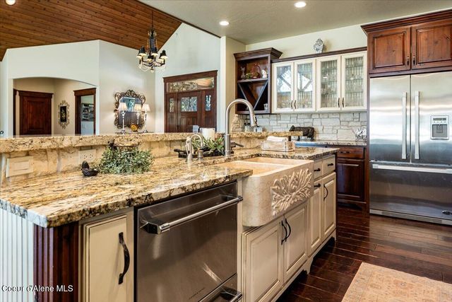 11042 N Cattle DR, Hayden, ID 83835