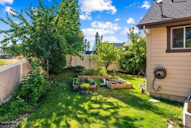 11042 N Cattle DR, Hayden, ID 83835