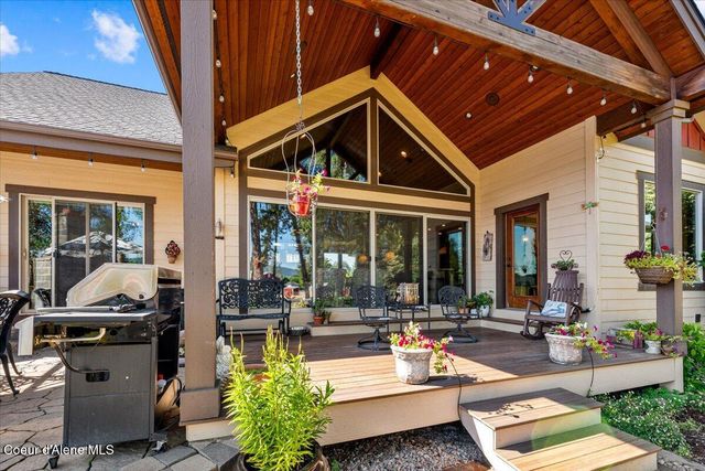 11042 N Cattle DR, Hayden, ID 83835