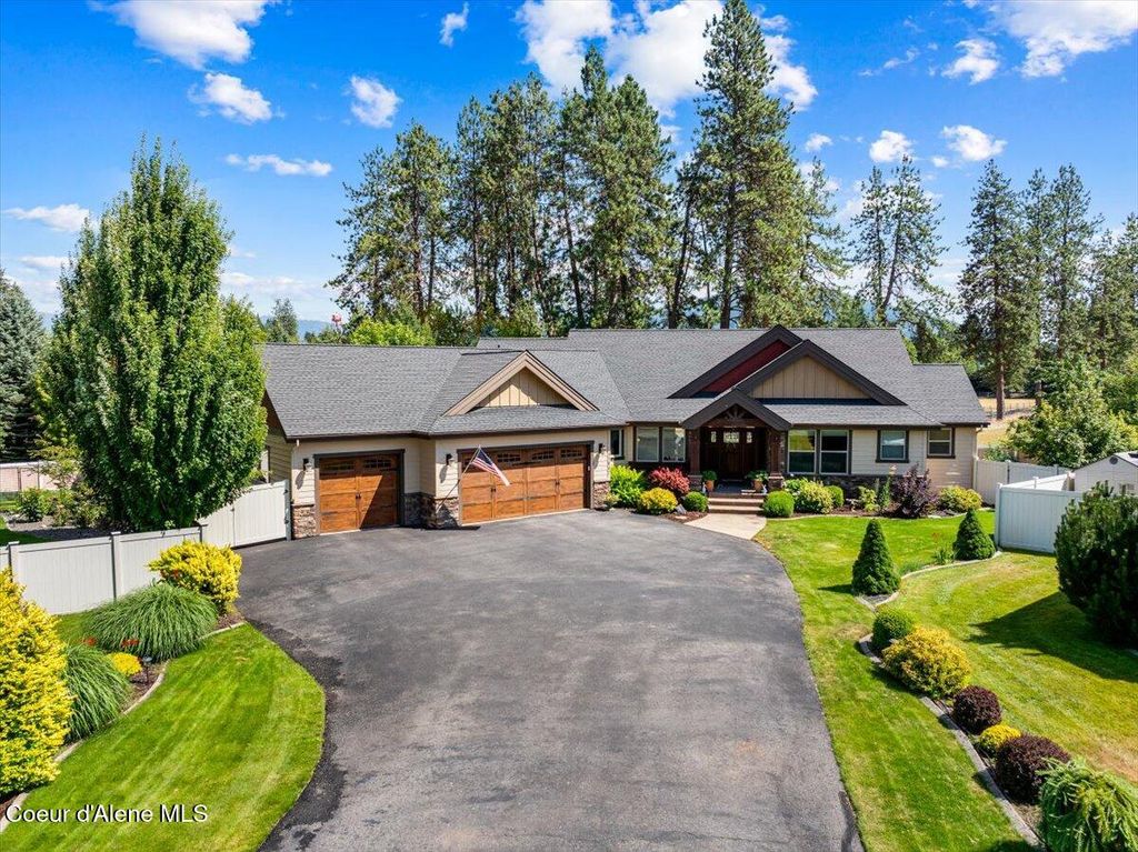 11042 N Cattle DR, Hayden, ID 83835