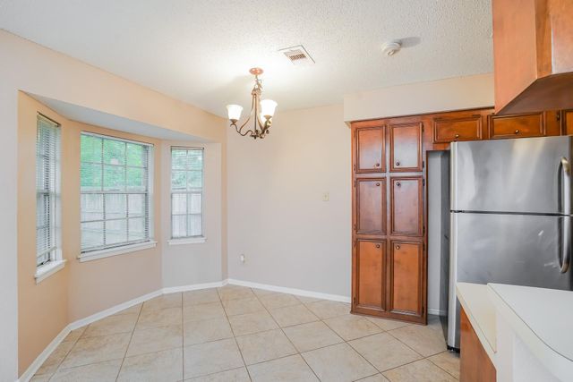 2714 8th Avenue N, Texas City, TX 77590