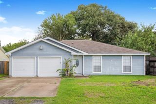 2714 8th Avenue N, Texas City, TX 77590