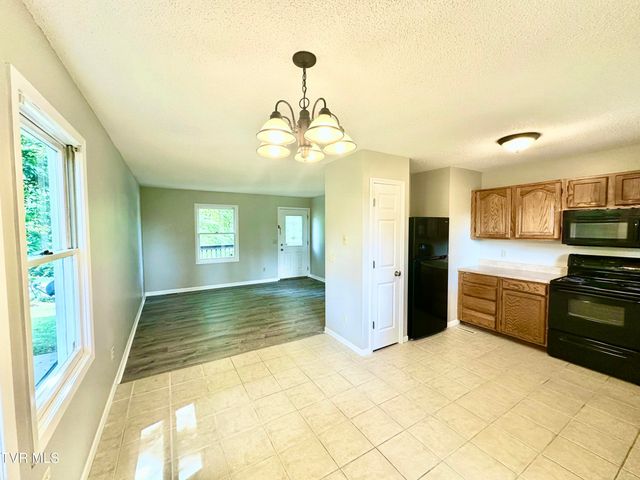 172 Village Lane, Johnson City, TN 37615