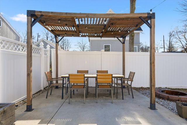 27 Garfield Ave, Saugus, MA 01906