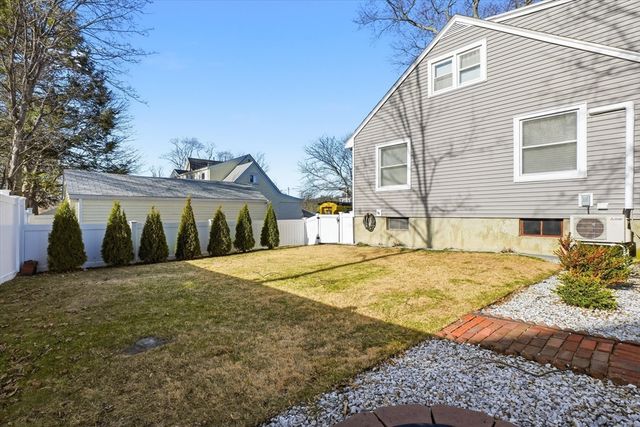 27 Garfield Ave, Saugus, MA 01906