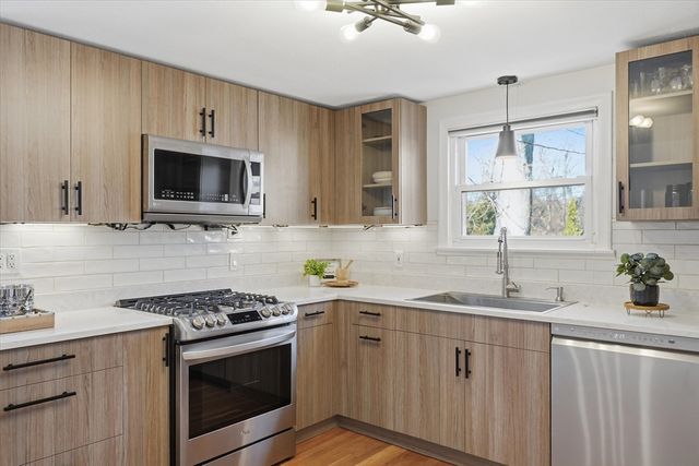 27 Garfield Ave, Saugus, MA 01906