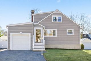 27 Garfield Ave, Saugus, MA 01906
