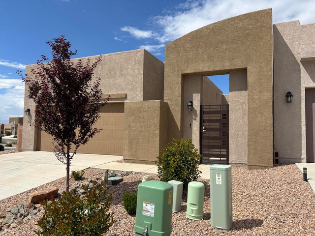 1745 VILLA CONTESA Court NW, Los Lunas, NM 87031