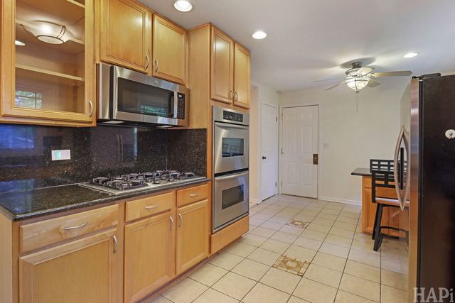 994 Commonwealth Court, Barrington, IL 60010