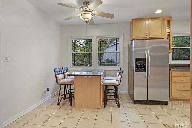 994 Commonwealth Court, Barrington, IL 60010