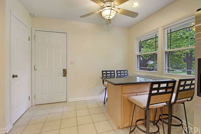 994 Commonwealth Court, Barrington, IL 60010