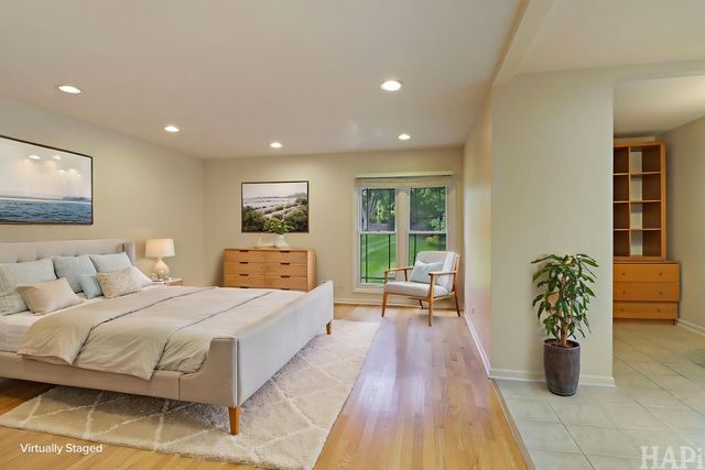 994 Commonwealth Court, Barrington, IL 60010