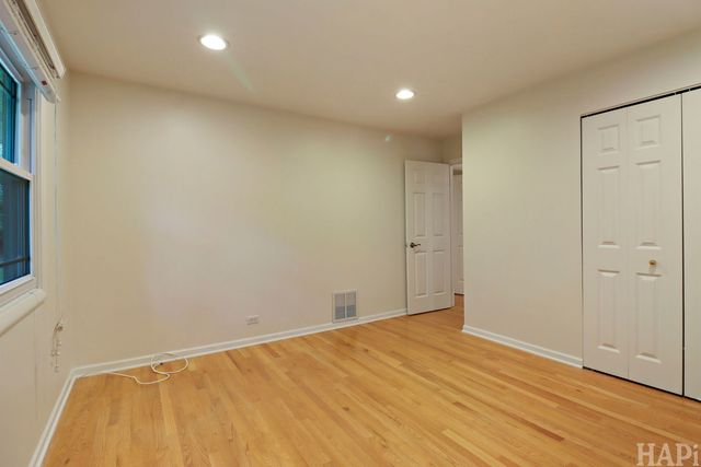 994 Commonwealth Court, Barrington, IL 60010