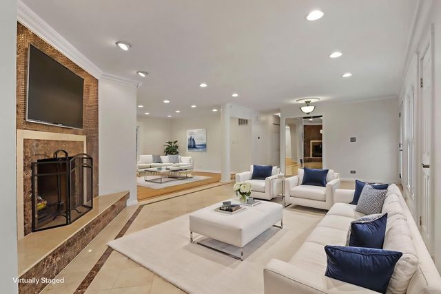 994 Commonwealth Court, Barrington, IL 60010