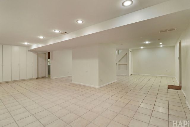 994 Commonwealth Court, Barrington, IL 60010