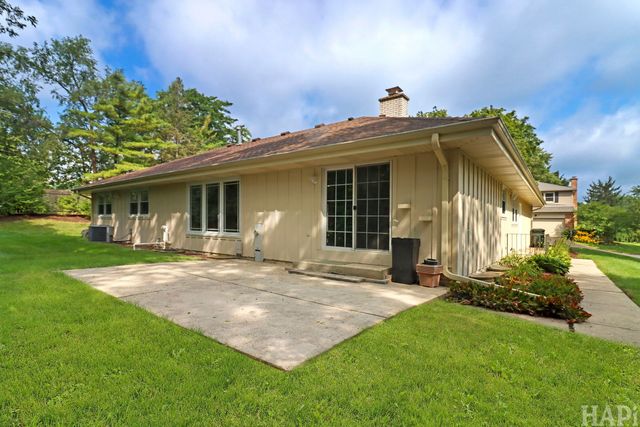 994 Commonwealth Court, Barrington, IL 60010